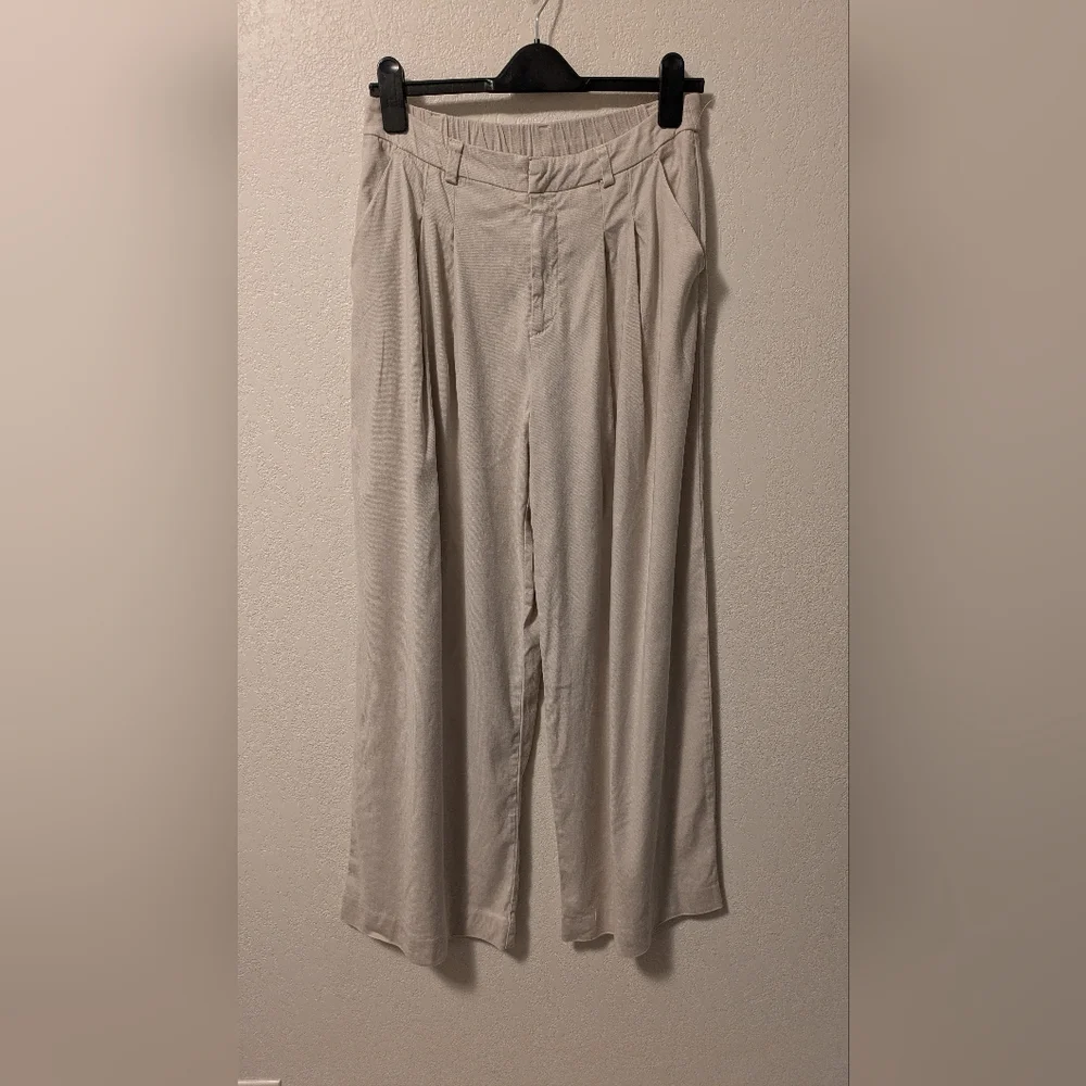 Maeve Cream High-Waisted Dress Pants - Picture 3 of 9